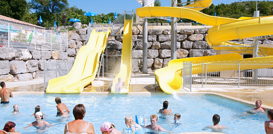 Domaine le Pommier : un camping avec 3 piscines pour profiter en famille du soleil Ardèchois !