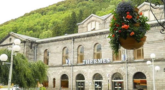 Quelles sont les villes thermales à visiter pendant votre séjour au camping L&rsquo;Europe Murol ?